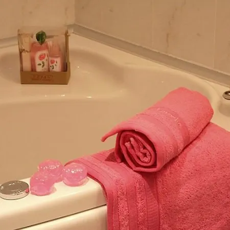 Acropol מלון סרס